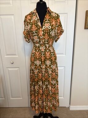 NWT Color Block Olive Green & Peach Printed Button-Front Midi Dress. Size Medium